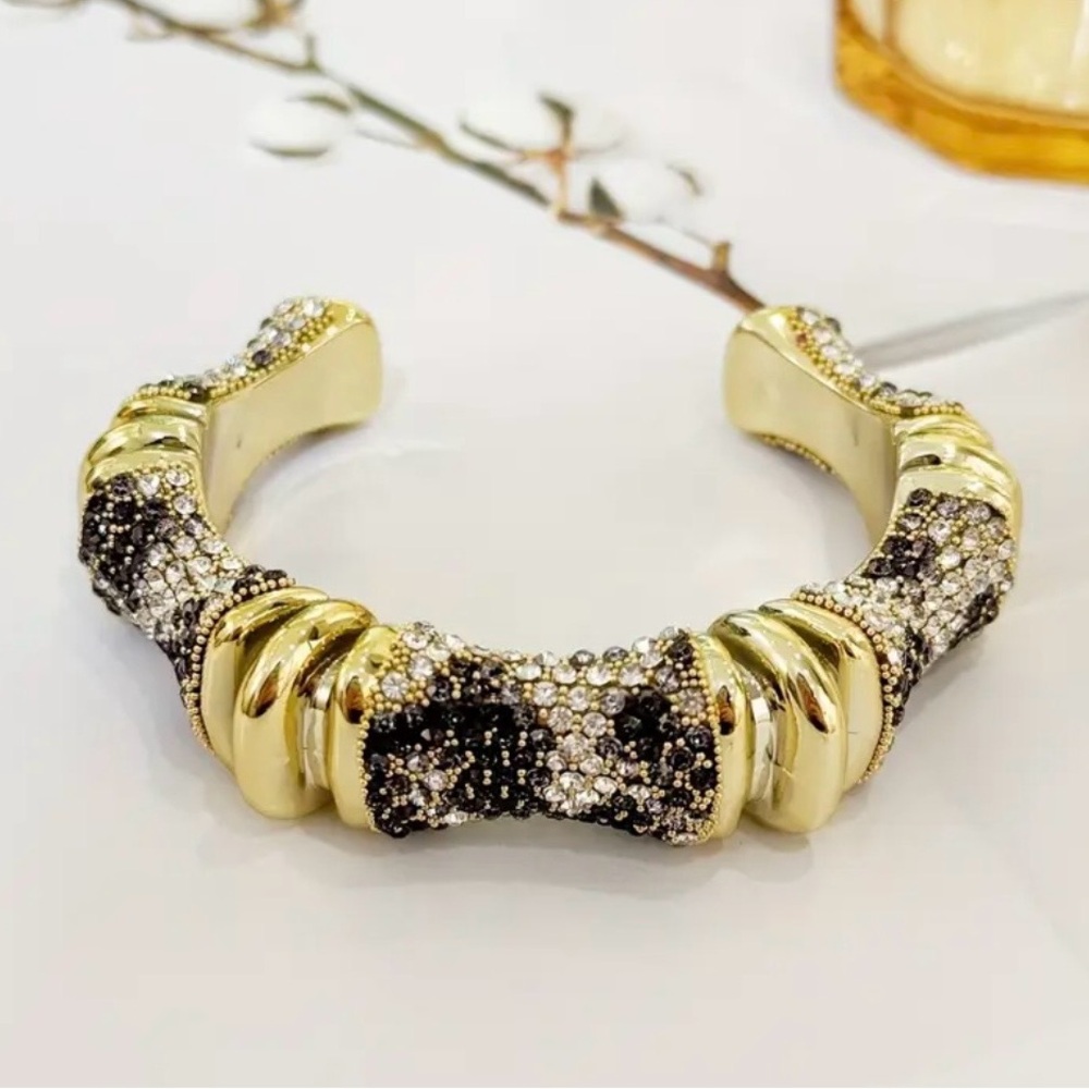 💥Elegant Gold and Black Leopard Women's Bracelet